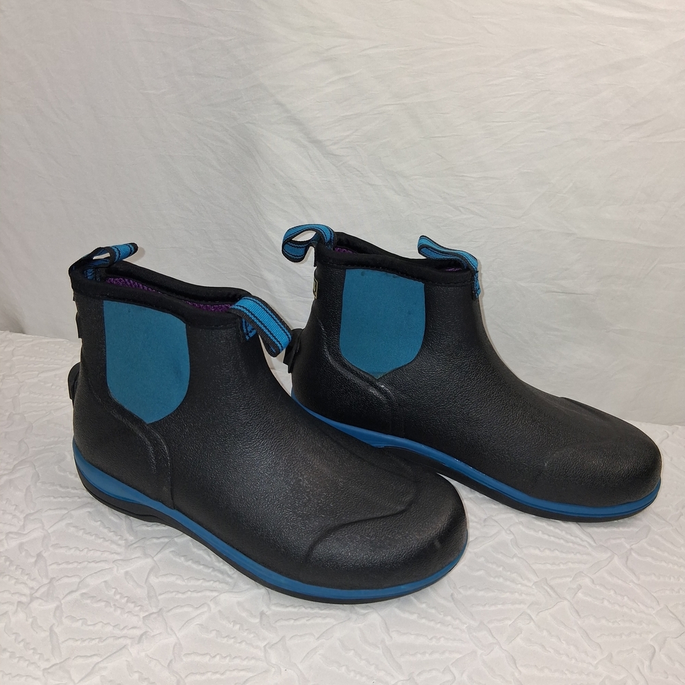Noble Outfitters Purple Slip-On Shoe with Teal Accent Sz 6
